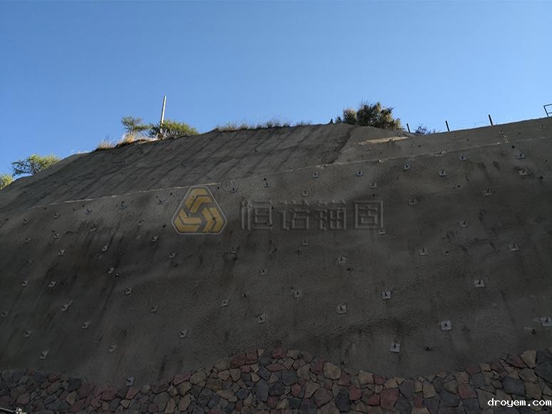 智利圣地亚哥高速公路边坡支护—R32自钻式锚杆