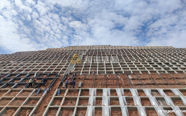 自钻式锚杆在AGj9九游会中的应用