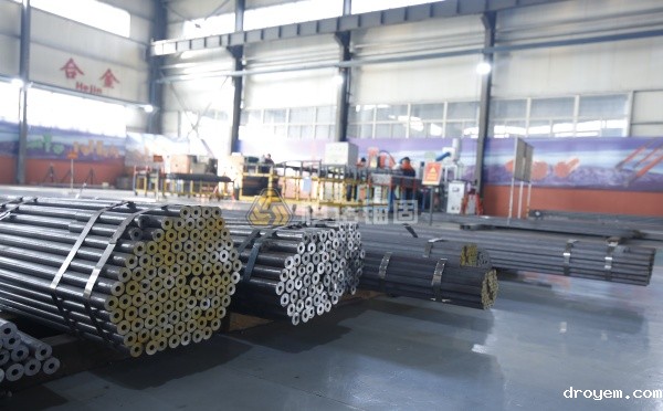 25中空锚杆一米多重