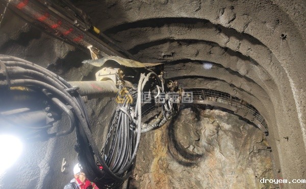 不同类型矿井巷道锚杆支护优缺点