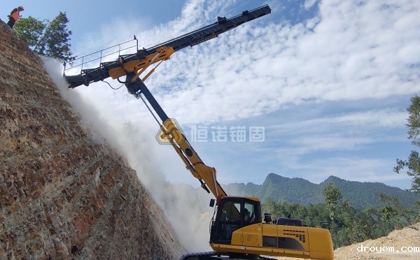 顶锤式高举钻机和潜孔式的区别