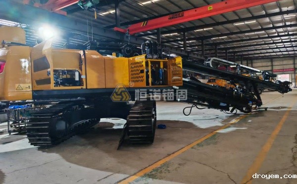 顶锤式高举钻机和潜孔式的区别