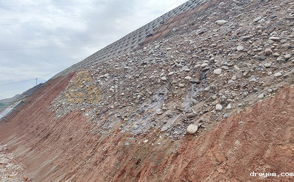 锚杆钻孔深度和锚杆长度的关系