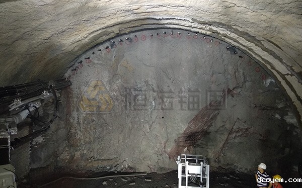 玉磨铁路勐养隧道管棚支护项目