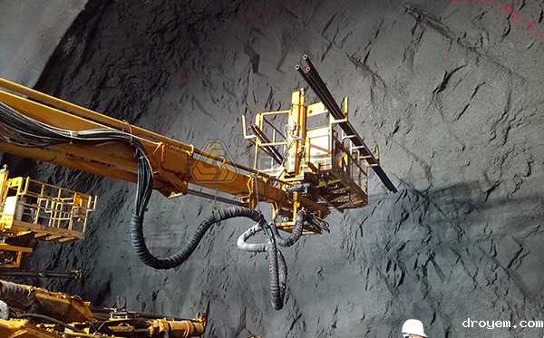 自钻式锚杆钻进安装 自钻式锚杆钻进安装