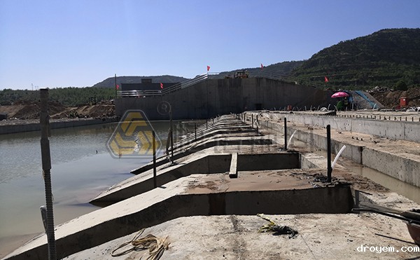 自钻式锚杆支护，自进式锚杆专用钻机施工