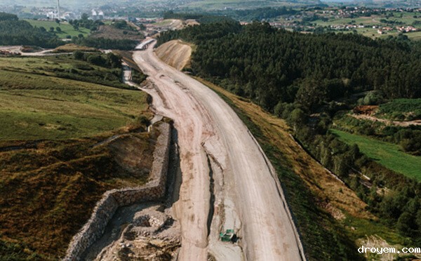 边坡坡体滑塌问题分析及自钻式锚杆支护原理 边坡坡体滑塌问题分析及自钻式锚杆支护原理