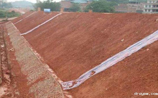 高填方边坡 高填方边坡