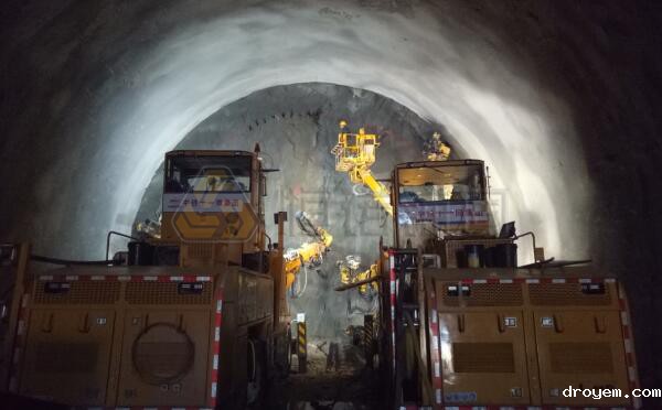 1646380102448424.jpg 自钻式管棚1.jpg