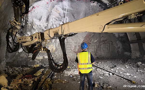 碎石堆积隧道施工