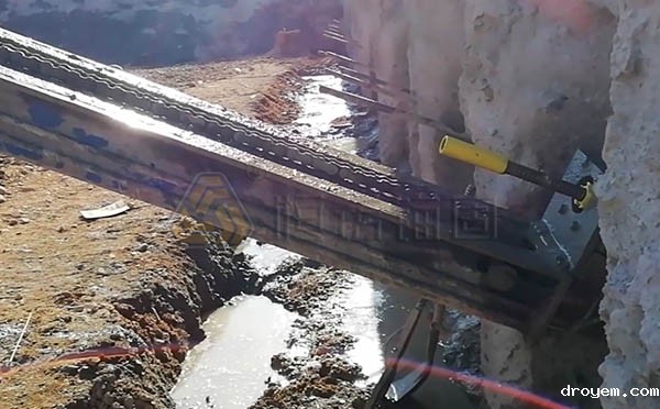 1659342630399216.jpg 自钻式锚杆注浆