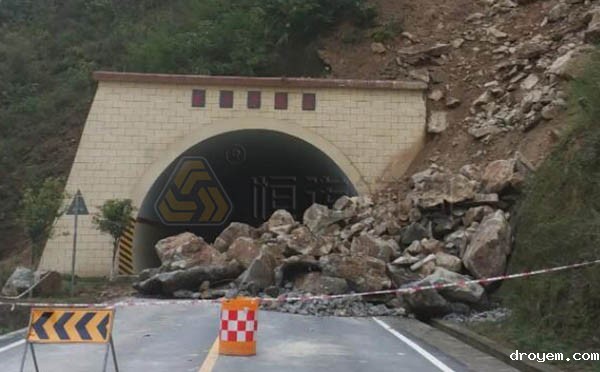 隧道水毁泥石流