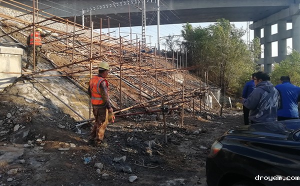 铁路边坡坍塌支护